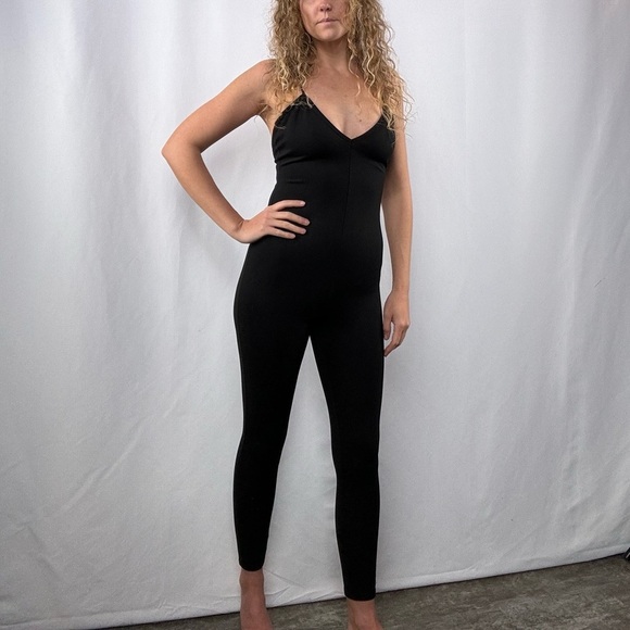 BB Dakota by Steve Madden Stretch V Neck Jumpsuit in Black Size Small - Picture 3 of 9